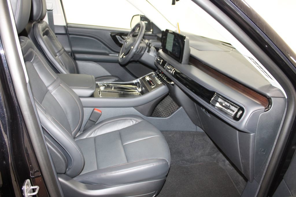 New 2025 Lincoln Aviator Reserve w/ Jet Appearance Package image 30