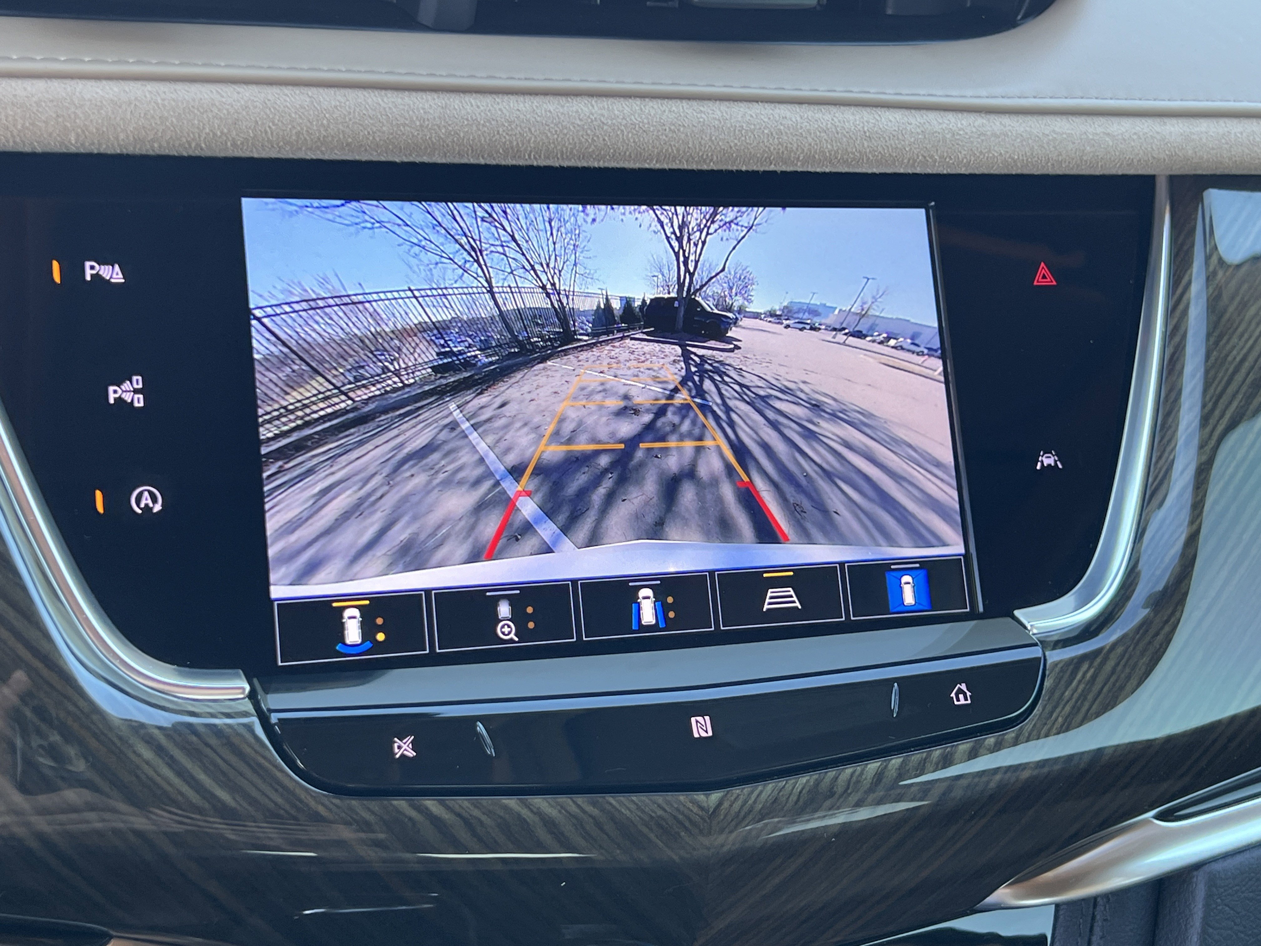 Used 2021 Cadillac XT6 Premium Luxury w/ Platinum Package image 22