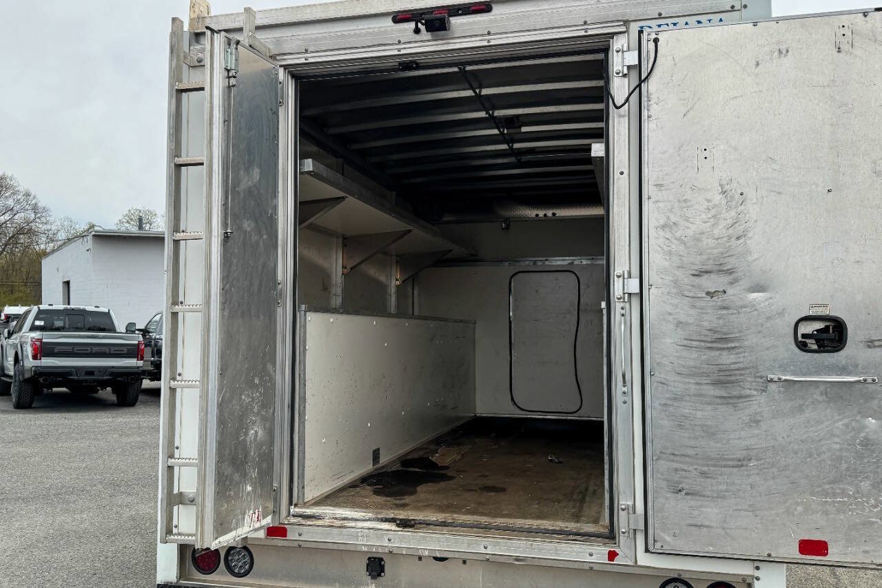 Used 2022 Ford E-350 and Econoline 350 Super Duty w/ Power Windows & Locks Group RWD image 16