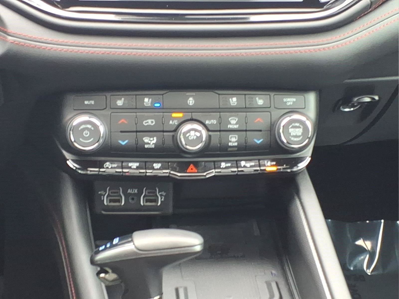 Used 2023 Dodge Durango GT AWD/4WD image 14