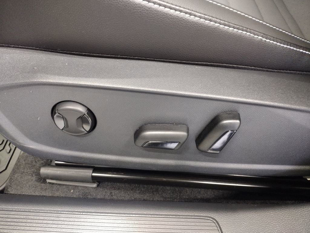 New 2026 Volkswagen Jetta SE FWD image 18