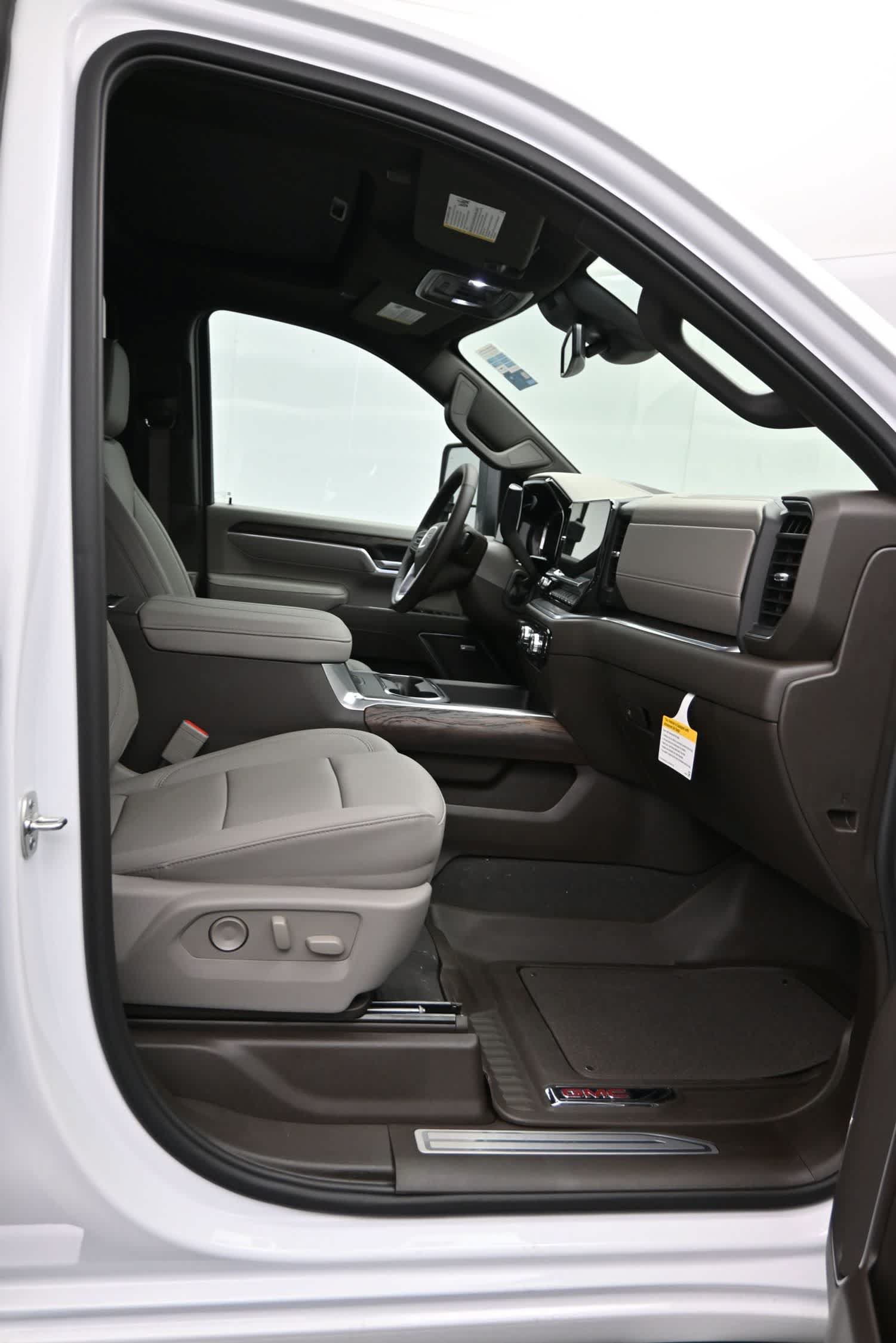 New 2026 GMC Sierra 2500 SLT w/ SLT Premium Package AWD/4WD image 11