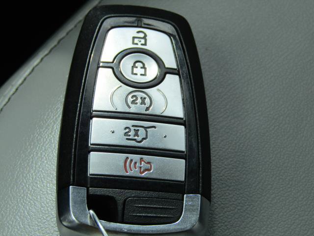 Used 2021 Ford Explorer XLT w/ Equipment Group 202A AWD/4WD image 31