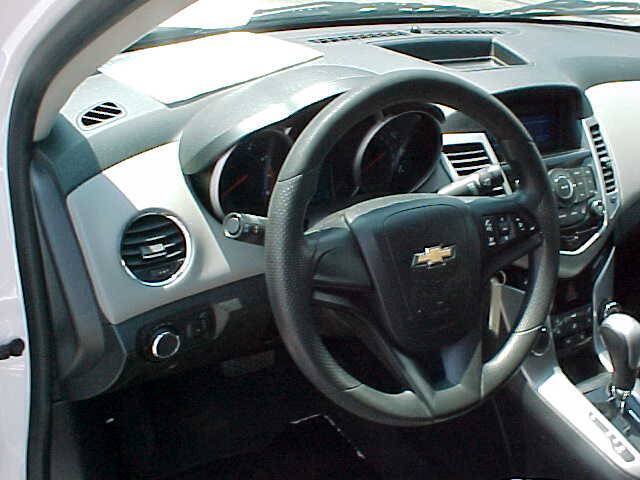 Used 2014 Chevrolet Cruze LS FWD image 14