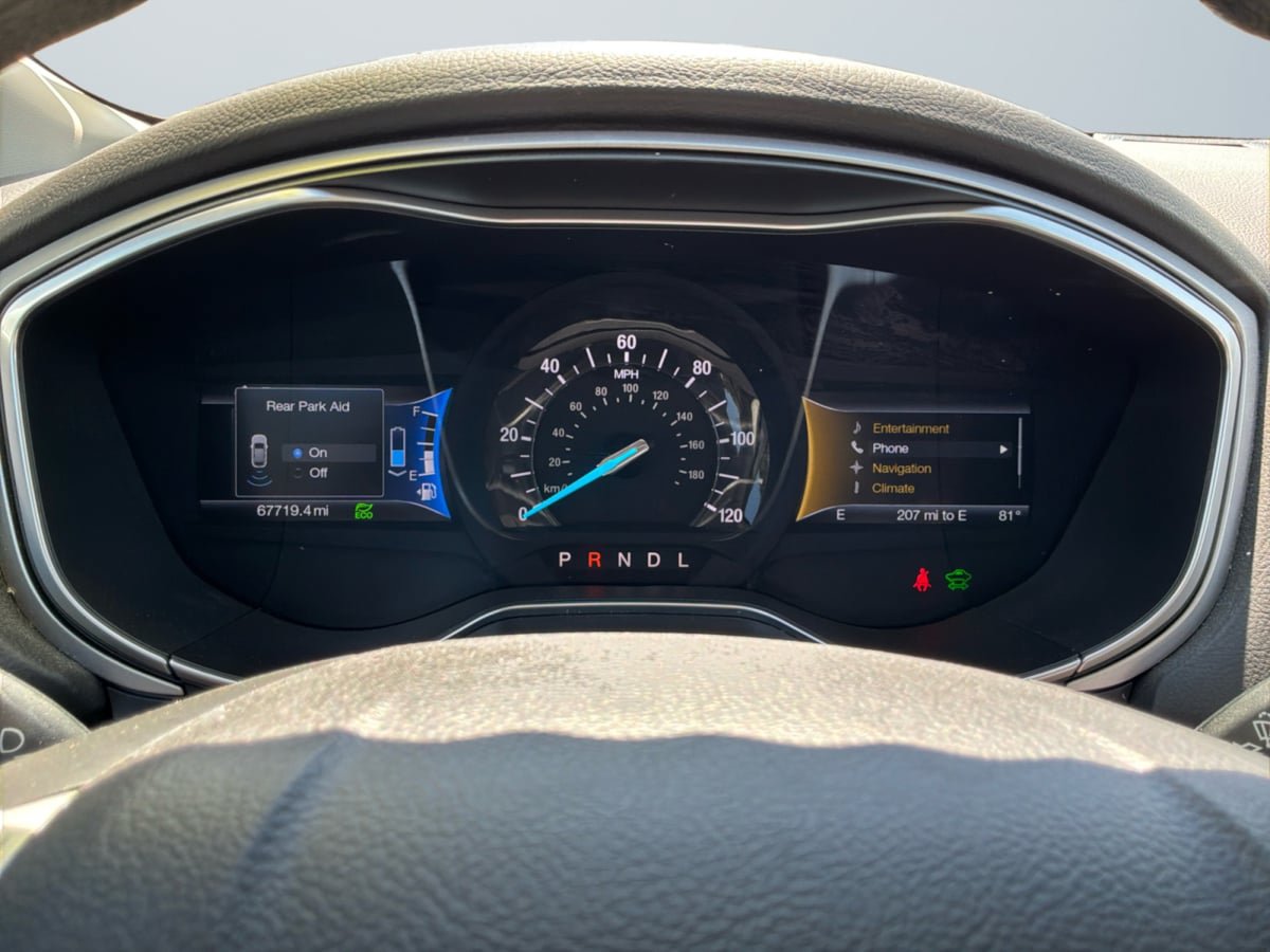 Used 2016 Ford Fusion SE FWD image 12