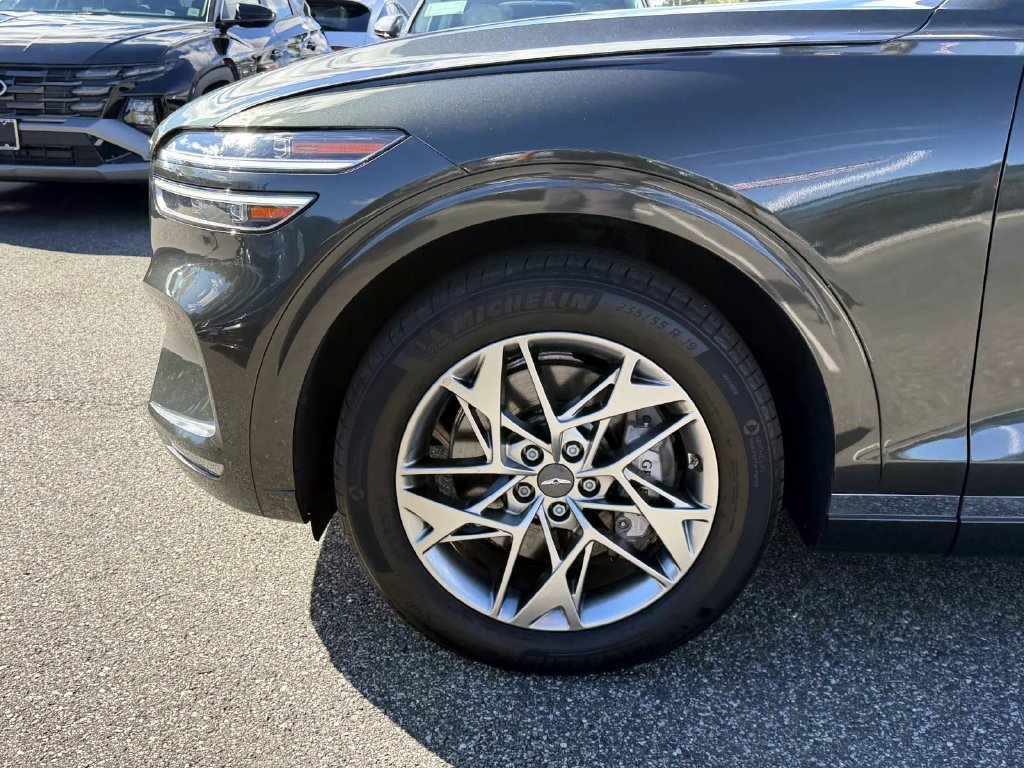 Certified 2025 Genesis GV70 2.5T AWD/4WD image 6
