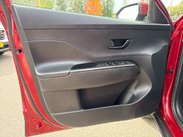 Used 2025 Hyundai Kona SEL AWD/4WD image 16