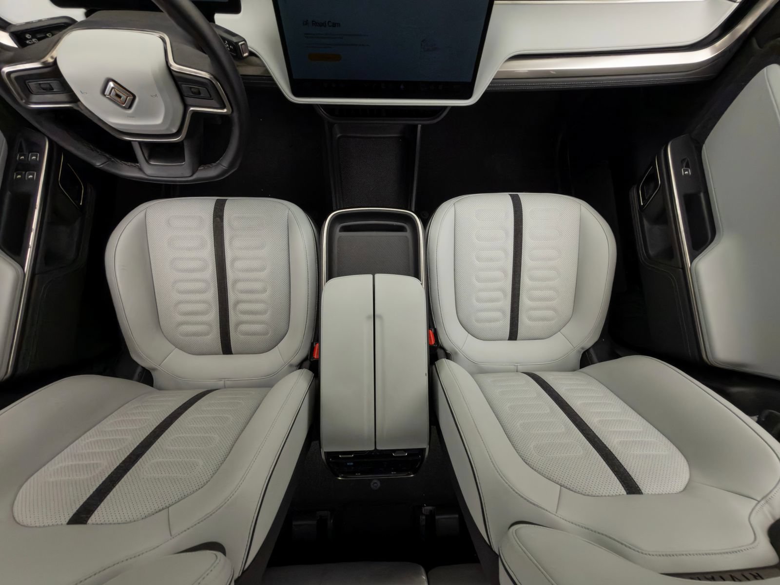 Used 2023 Rivian R1S Adventure AWD/4WD image 18