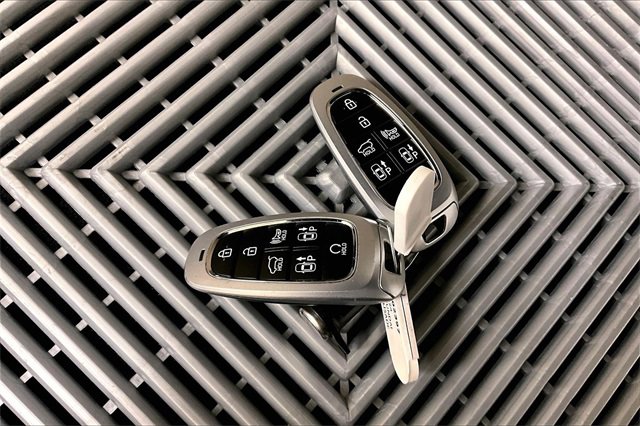 Used 2024 Hyundai Palisade Calligraphy image 10