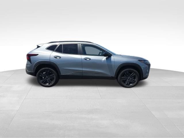 Certified 2025 Chevrolet Trax ACTIV w/ Driver Confidence Package FWD image 11