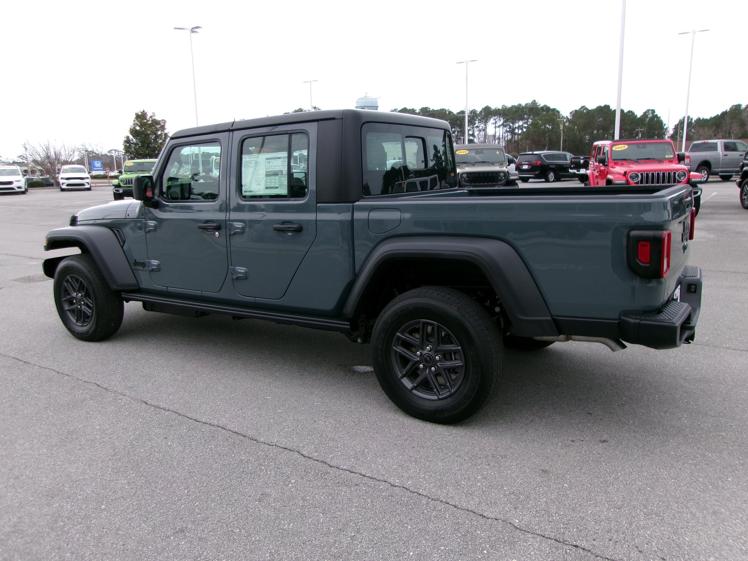 New 2026 Jeep Gladiator Sport AWD/4WD image 3