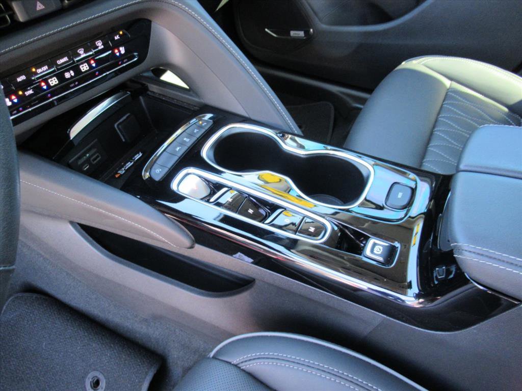 Used 2023 Buick Envision Avenir image 18