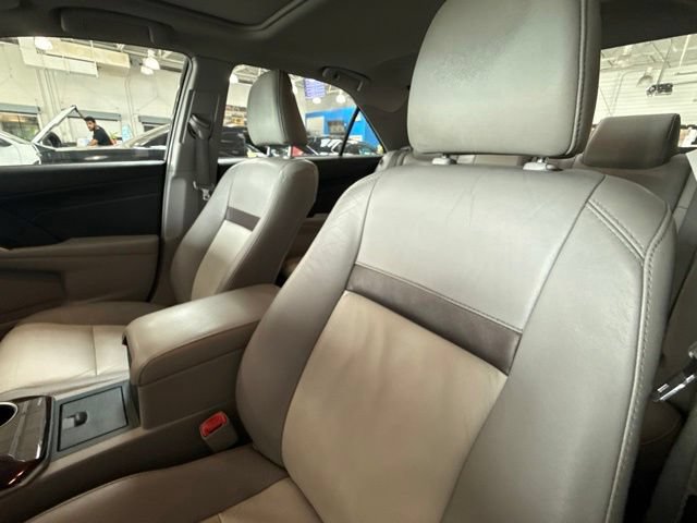 Used 2013 Toyota Camry XLE w/ Leather Pkg FWD image 9