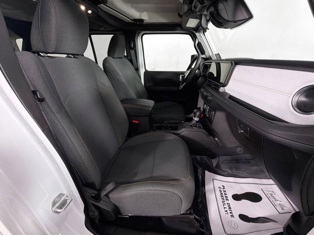 Used 2025 Jeep Wrangler Unlimited Sahara image 27