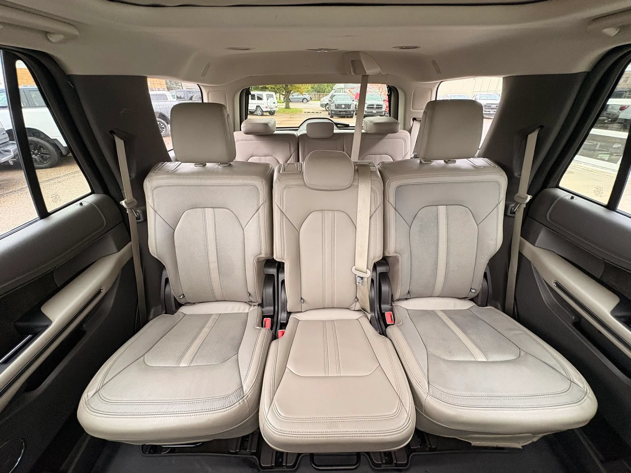 Used 2019 Ford Expedition Limited w/ Special Edition Package AWD/4WD image 18