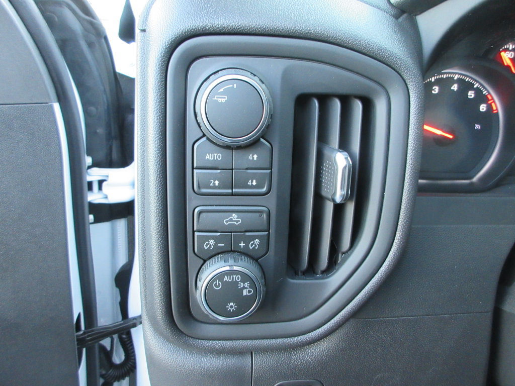 New 2026 Chevrolet Silverado 1500 Custom Trail Boss w/ LPO, Dark Essentials Package AWD/4WD image 25