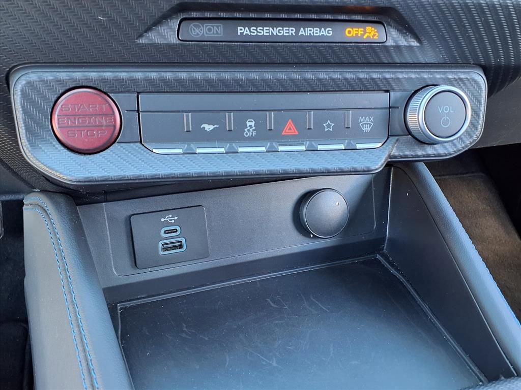 Used 2025 Ford Mustang Dark Horse image 24