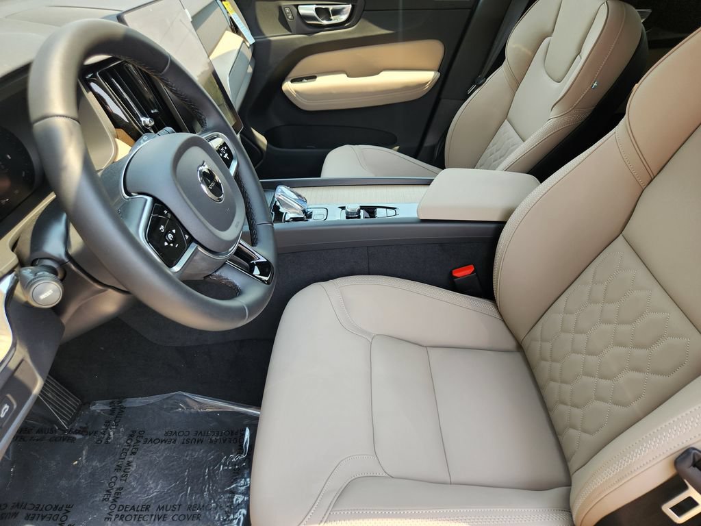 New 2026 Volvo XC60 B5 Plus w/ Protection Package Premier AWD/4WD image 4