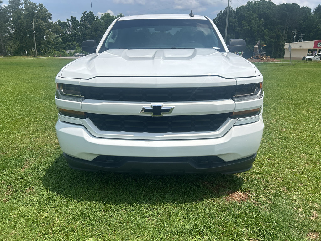 Used 2018 Chevrolet Silverado 1500 Custom w/ Custom Value Package RWD image 3