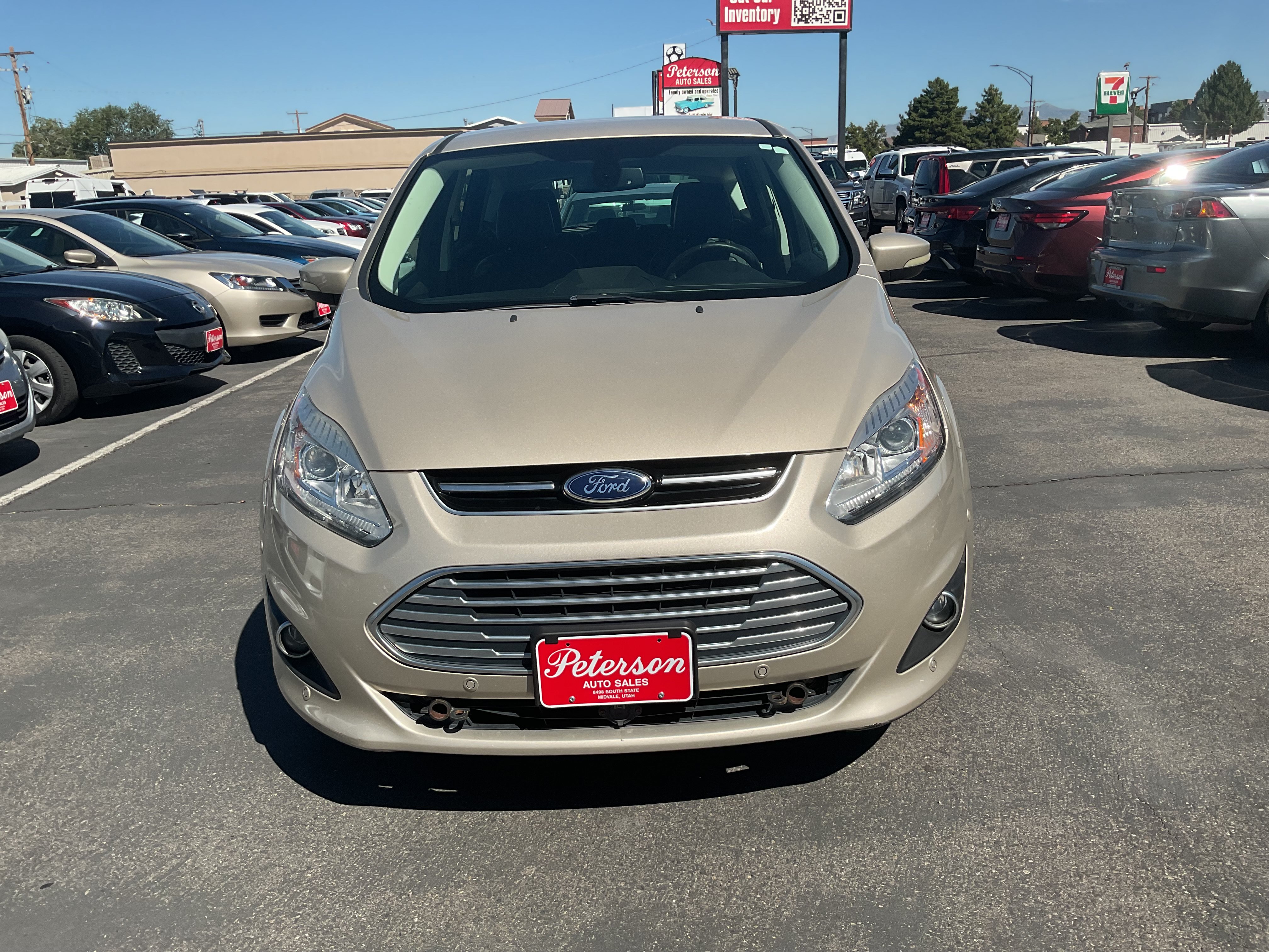 Used 2017 Ford C-MAX Energi Titanium w/ Equipment Group 501A FWD image 3