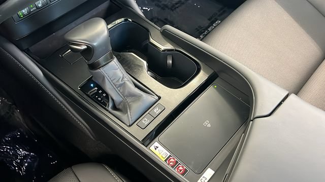 Used 2025 Lexus ES 300h w/ Premium Package FWD image 27