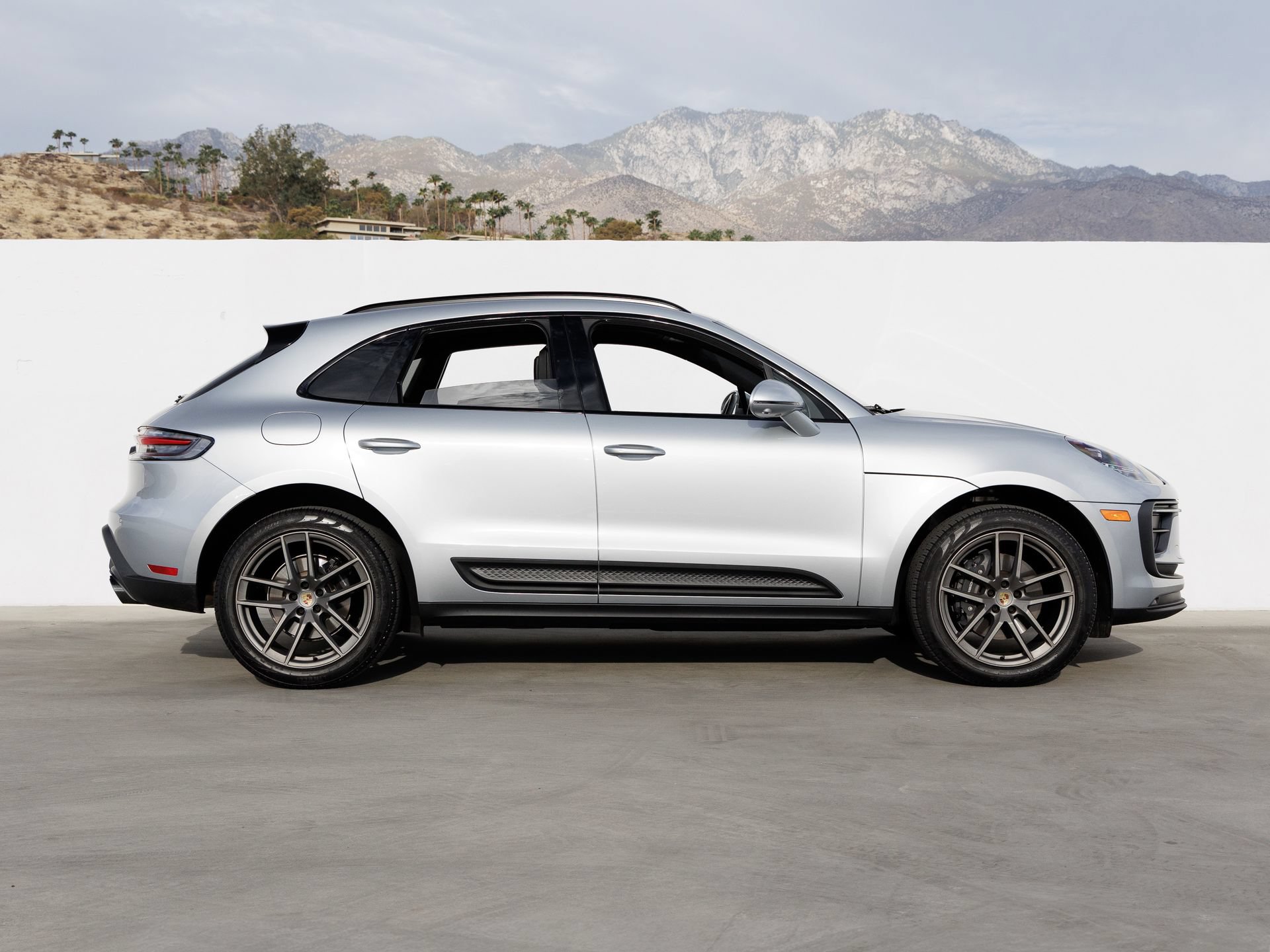 Certified 2026 Porsche Macan AWD/4WD image 8