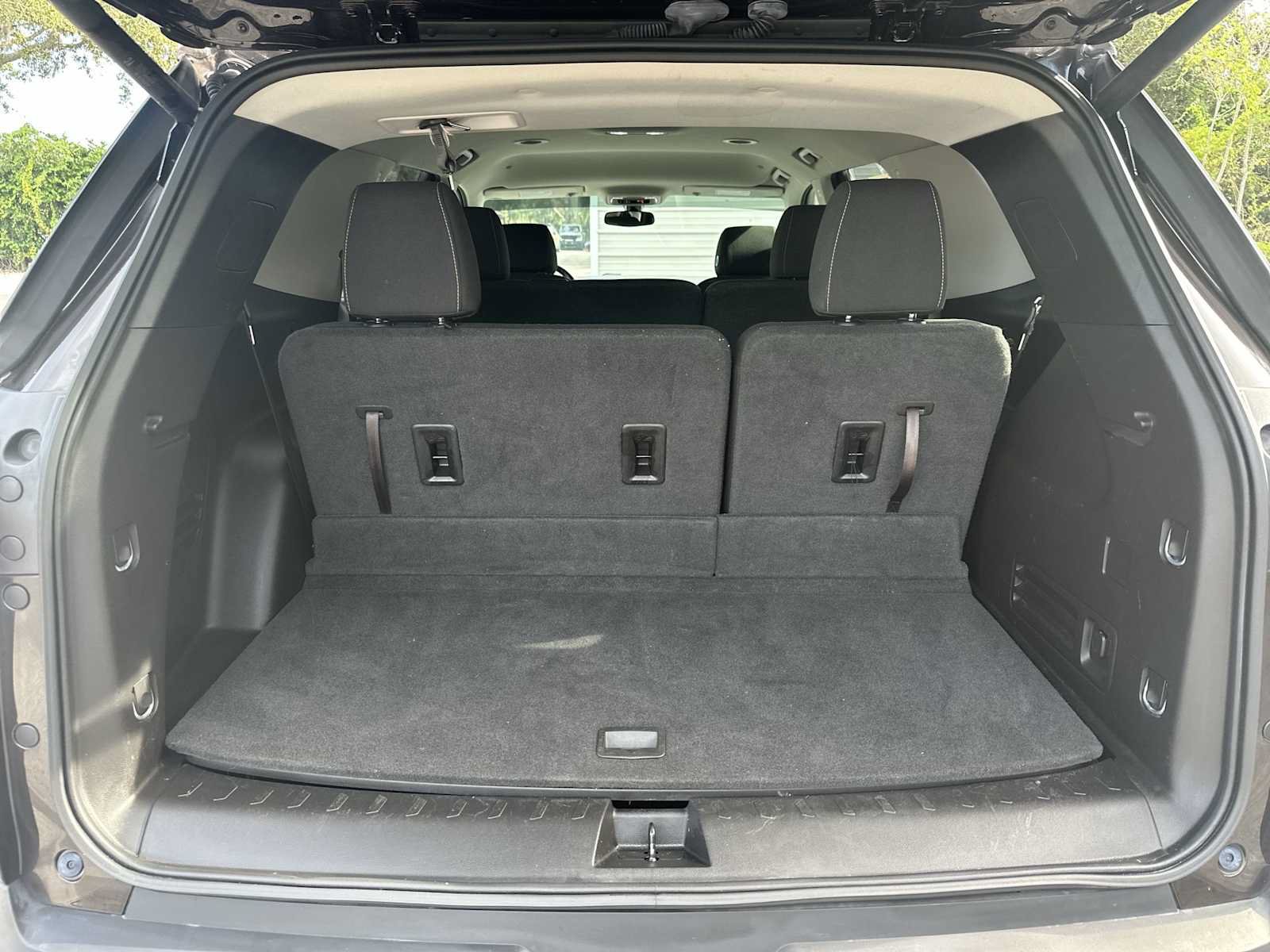 Used 2019 Chevrolet Traverse LT FWD image 25