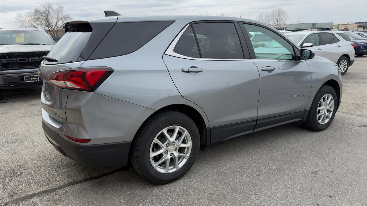 Used 2023 Chevrolet Equinox LT w/ Driver Convenience Package image 9