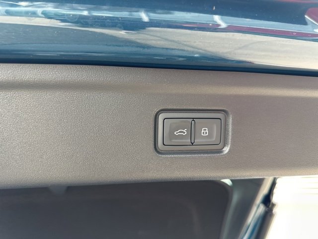 New 2025 Audi A6 e-tron Premium Plus image 13