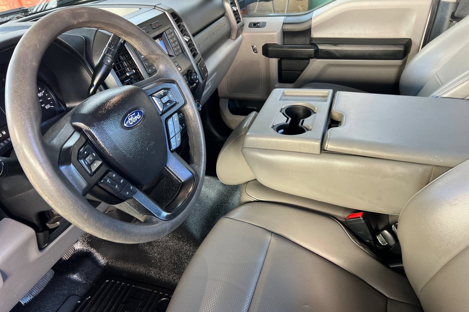 Used 2020 Ford F350 XL w/ Power Equipment Group image 10