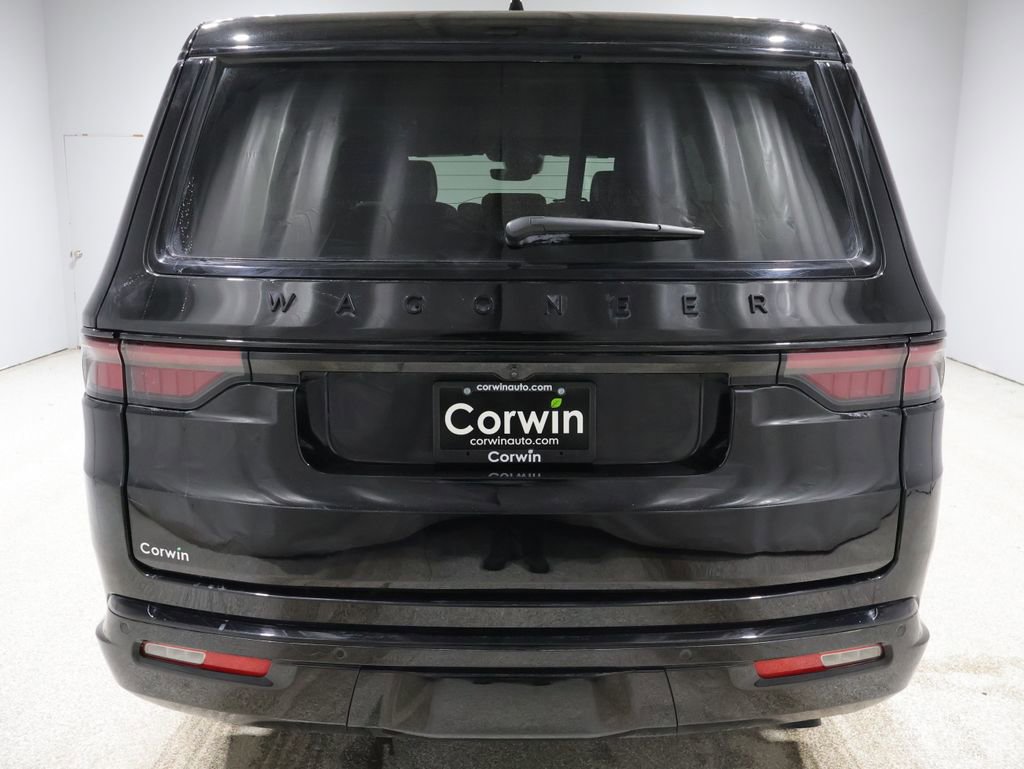 Used 2024 Jeep Wagoneer L Series II image 3