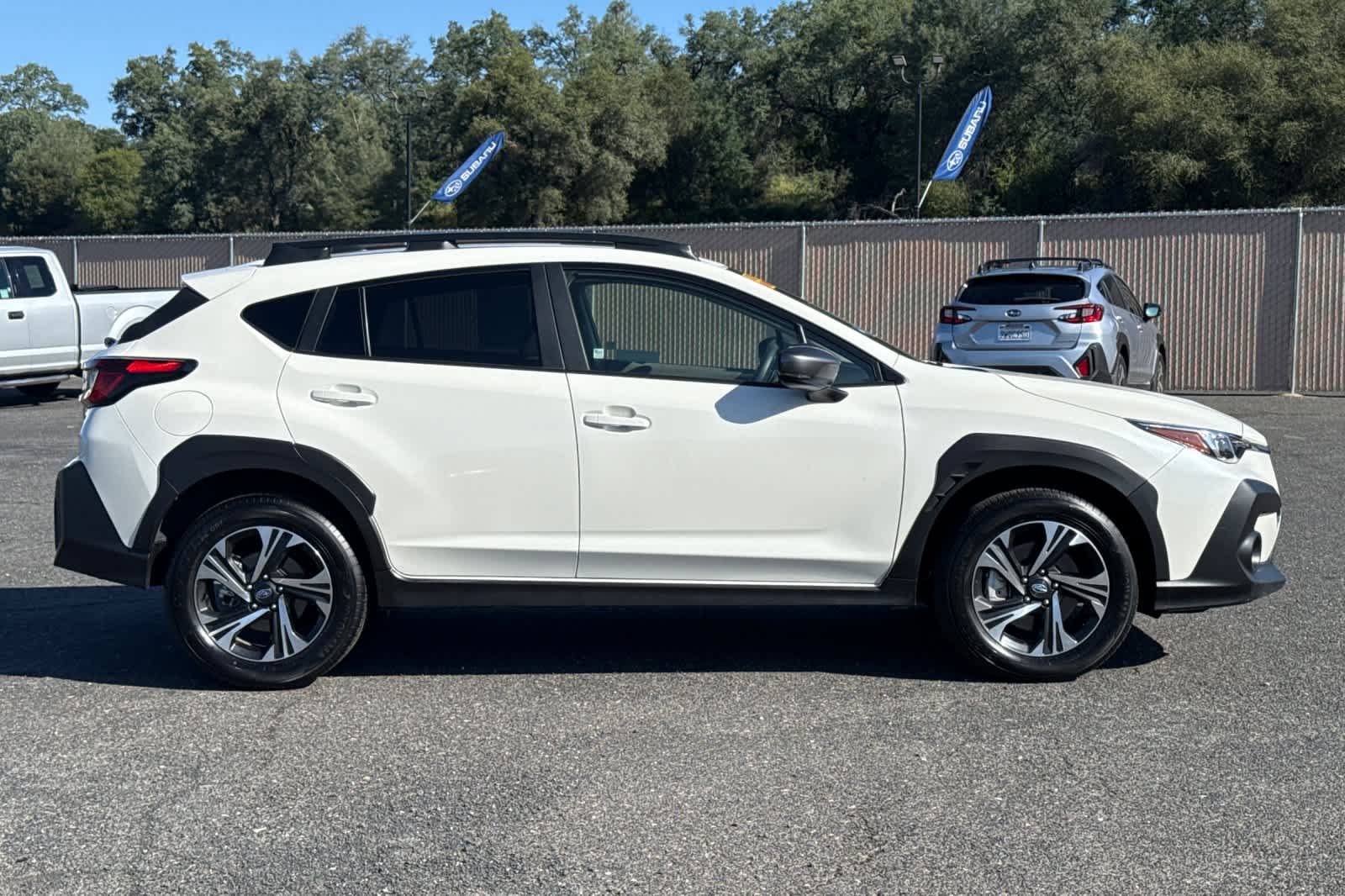 Used 2025 Subaru Crosstrek 2.5i Premium AWD/4WD image 2