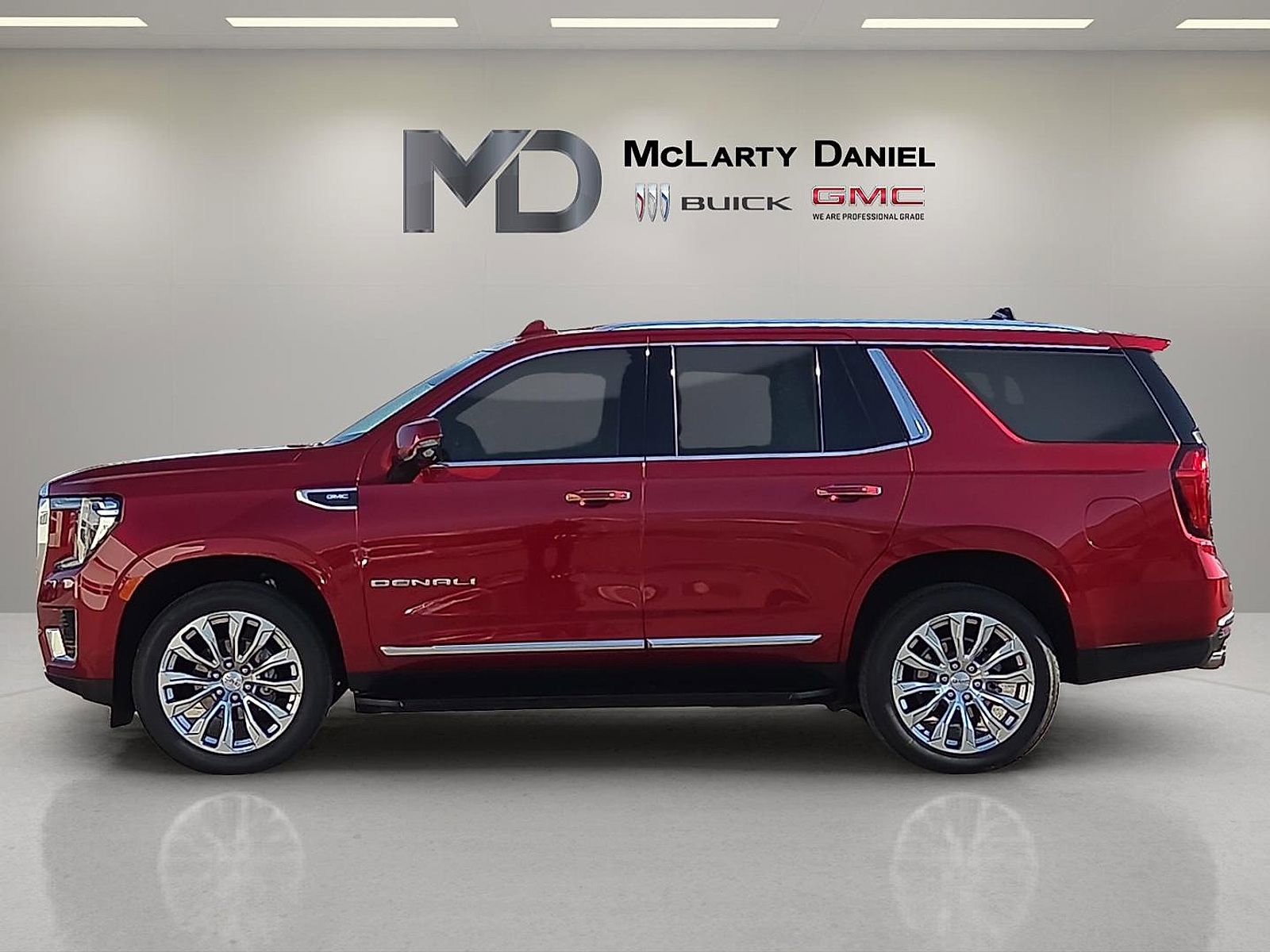 Certified 2024 GMC Yukon Denali AWD/4WD image 3