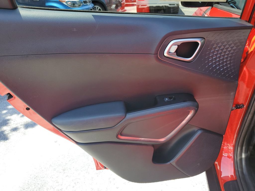 Used 2020 Kia Soul S FWD image 10