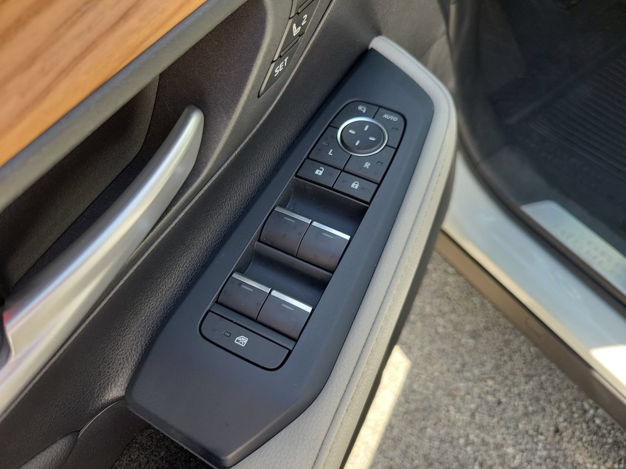 Used 2024 Toyota Grand Highlander AWD image 16