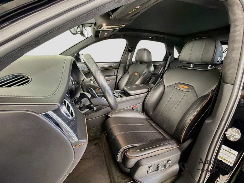 Used 2022 Bentley Bentayga AWD/4WD image 11