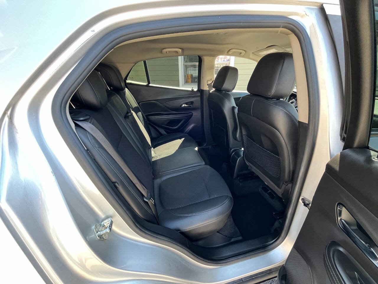 Used 2018 Buick Encore Preferred image 32