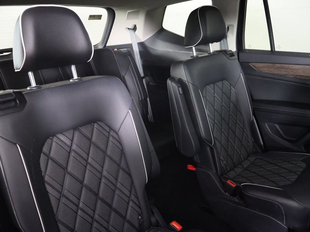 Used 2024 Volkswagen Atlas SEL Premium R-Line AWD/4WD image 36