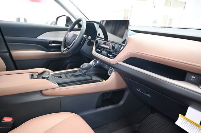 Certified 2026 Toyota Grand Highlander AWD image 15