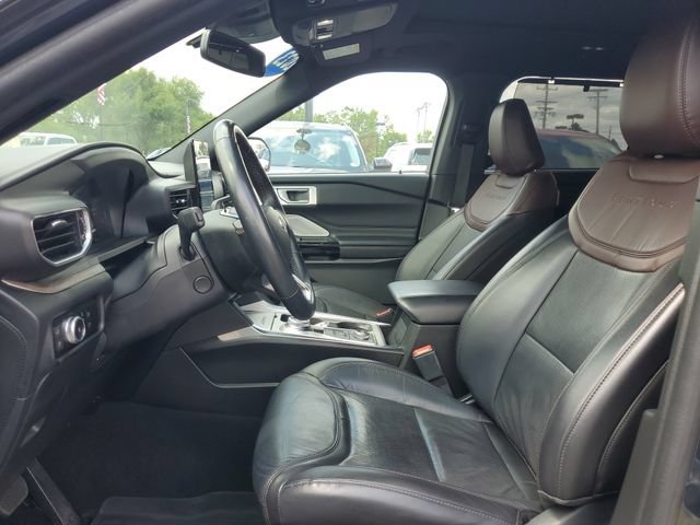 Certified 2023 Ford Explorer Platinum w/ Technology Package AWD/4WD image 14