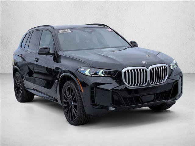 Used 2025 BMW X5 xDrive40i w/ M Sport Package AWD/4WD image 3