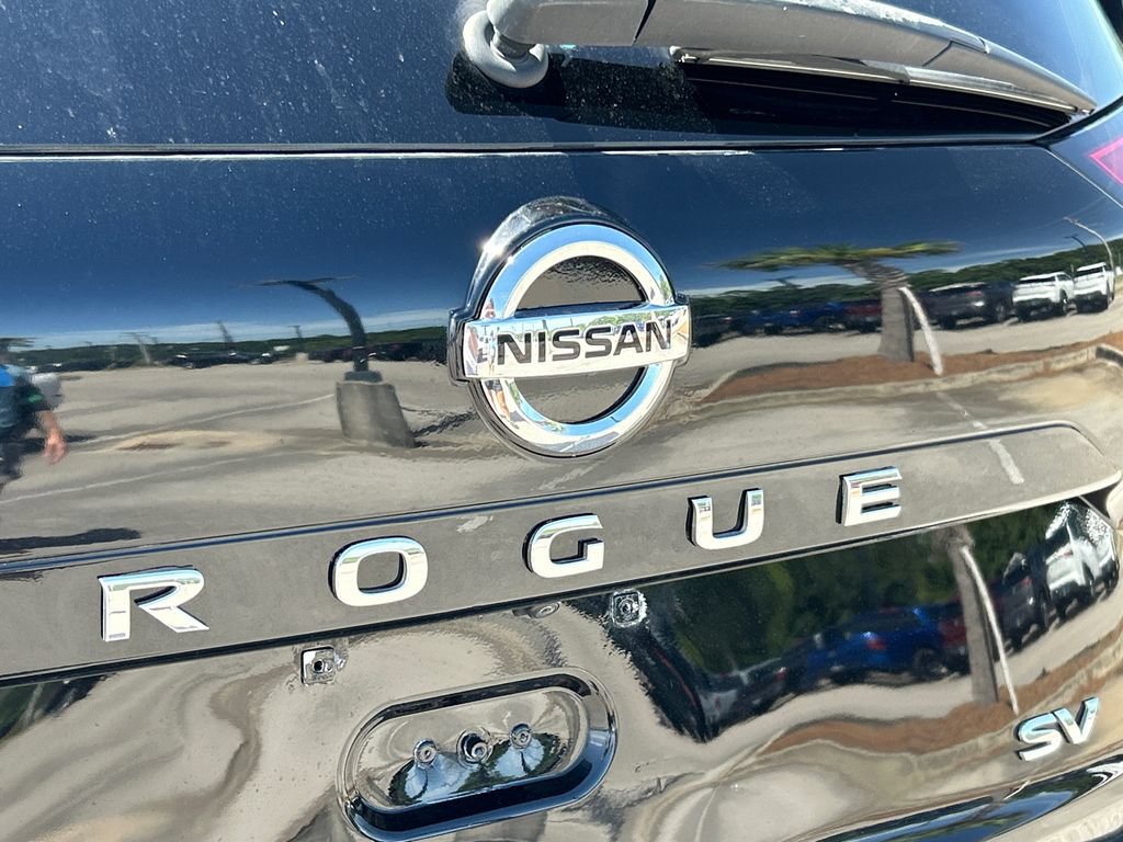 Used 2024 Nissan Rogue S AWD/4WD image 5