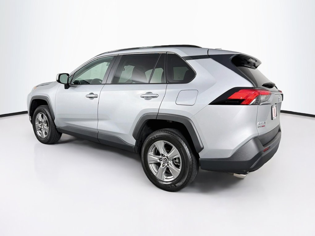 Used 2025 Toyota RAV4 XLE FWD image 7