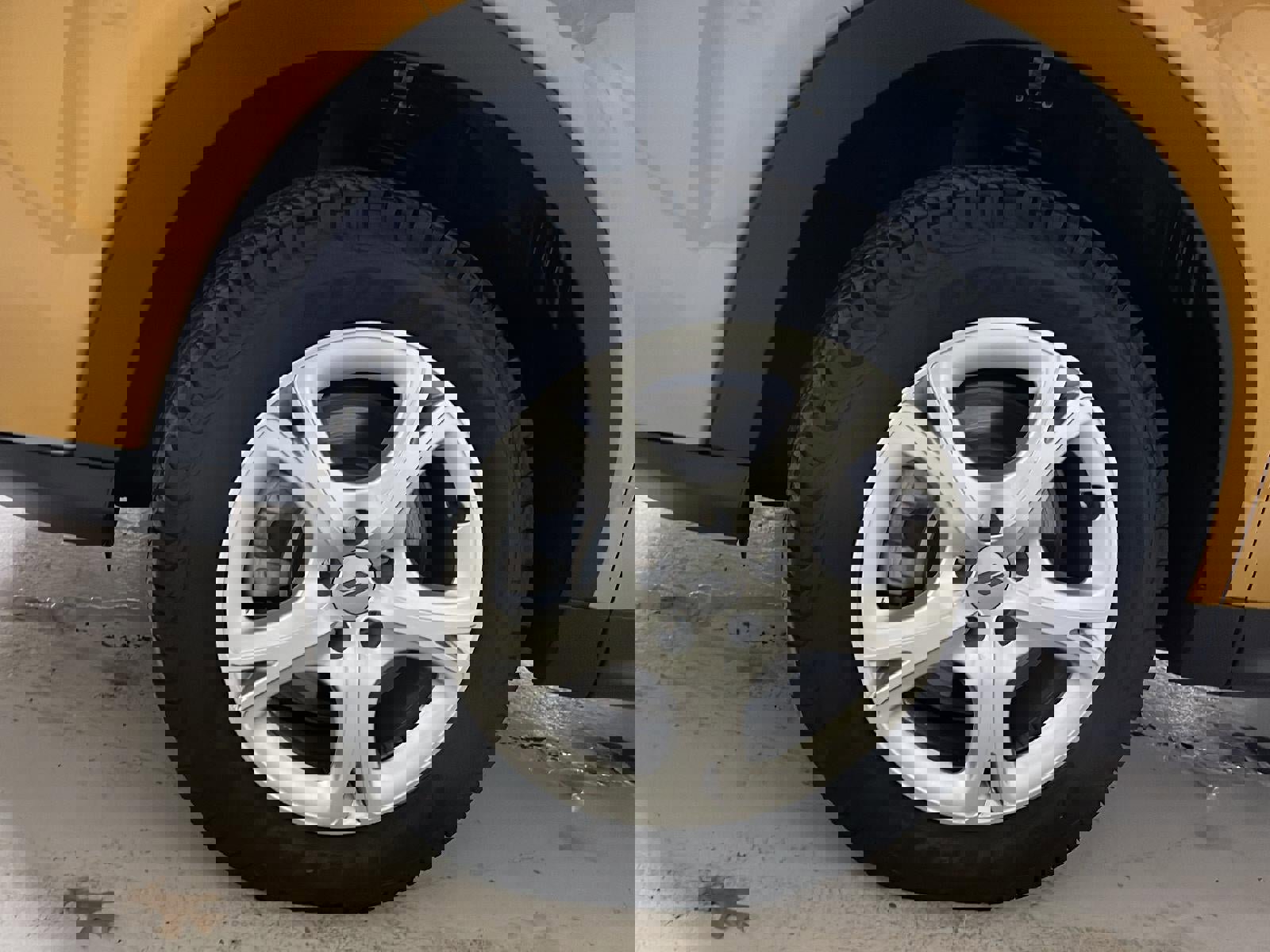 Used 2024 Dodge Hornet GT image 29