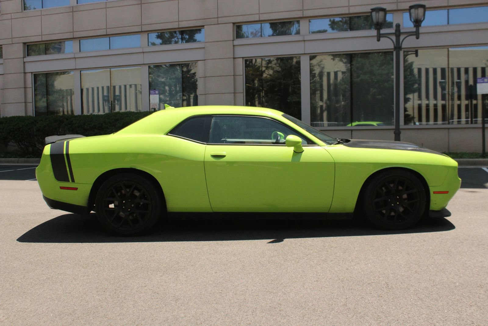 Used 2015 Dodge Challenger R/T Scat Pack w/ Scat Pack Appearance Package RWD image 6