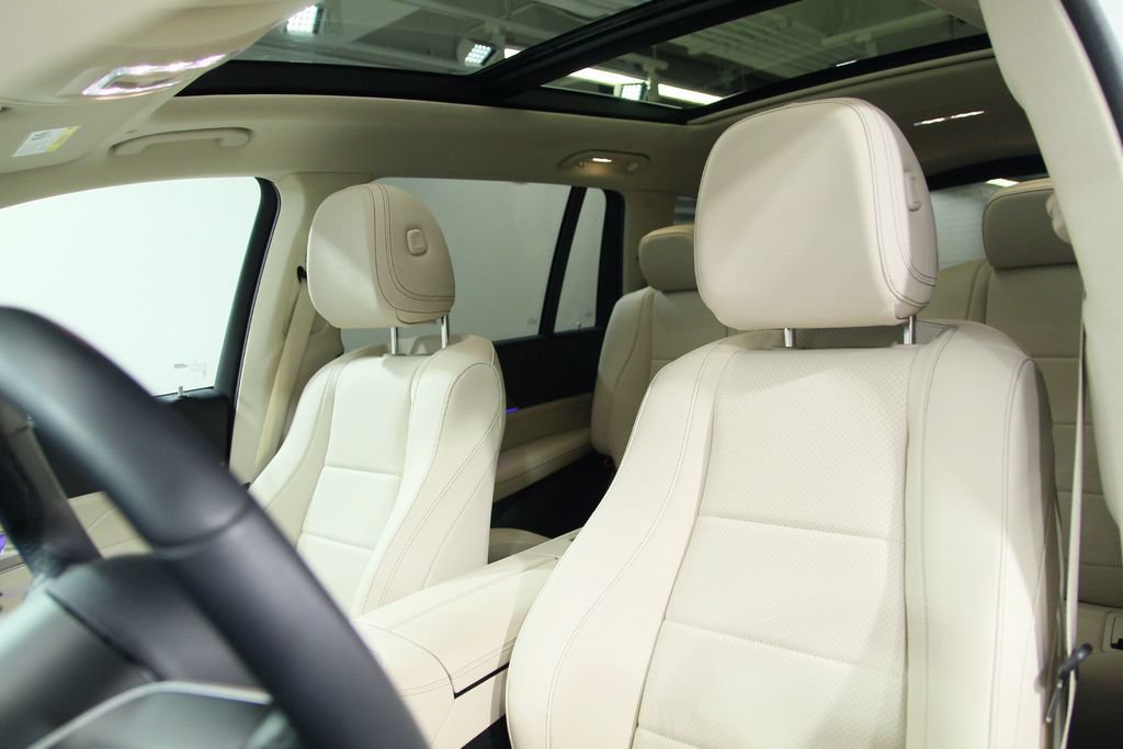 Certified 2026 Mercedes-Benz GLS 450 4MATIC image 7