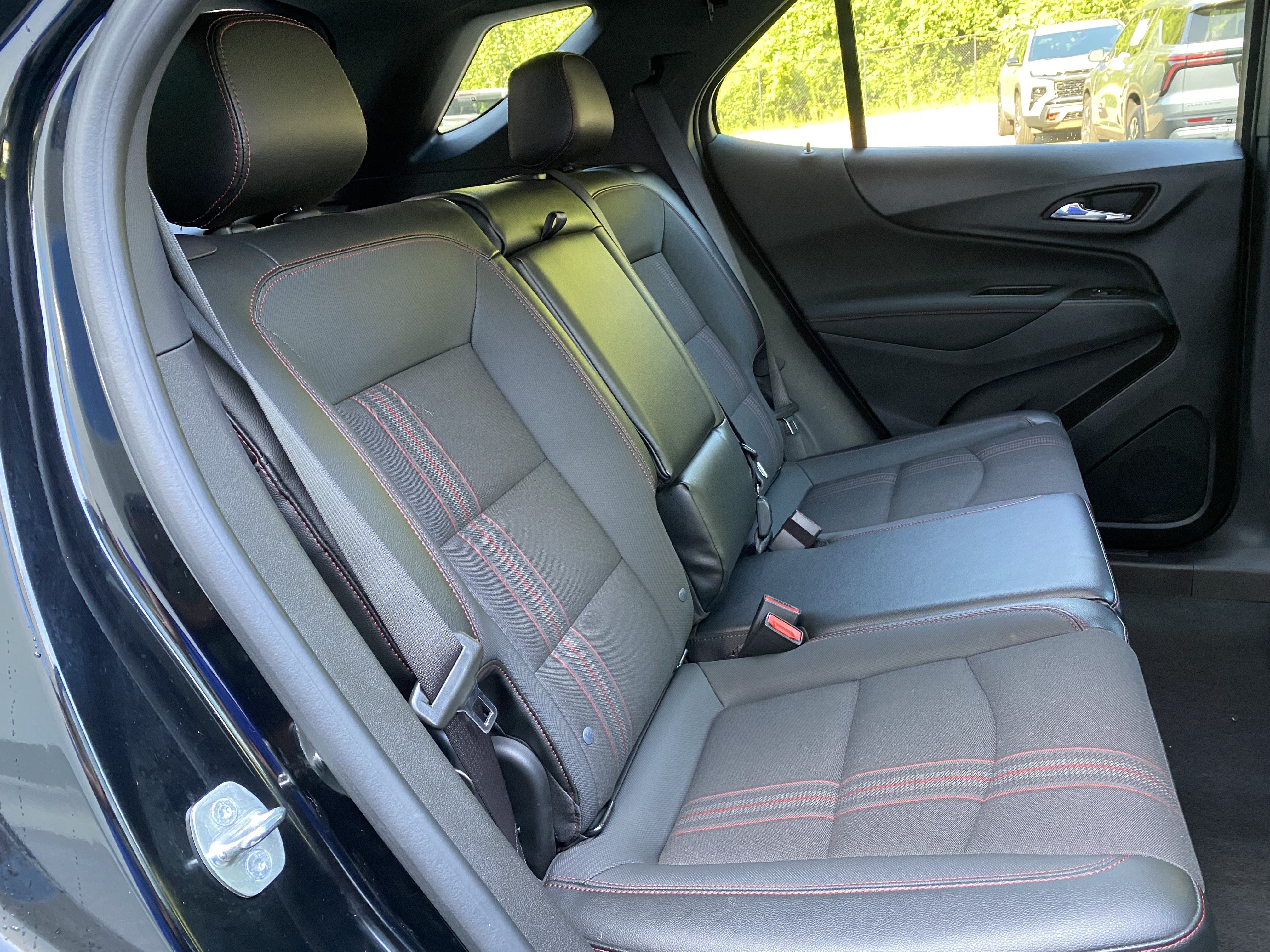 Used 2023 Chevrolet Equinox RS AWD/4WD image 34