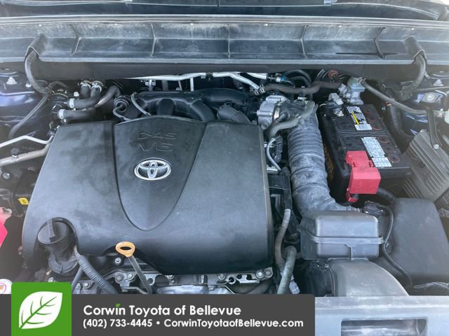 Used 2021 Toyota Highlander XLE AWD/4WD image 28