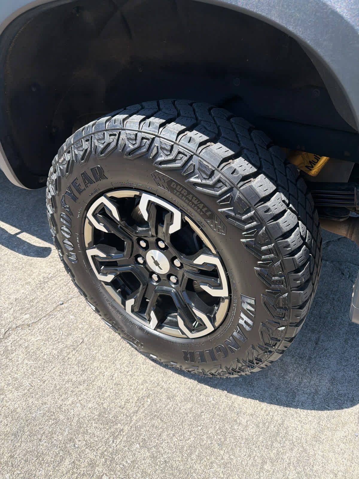 Used 2023 Chevrolet Silverado 1500 ZR2 w/ Technology Package image 10