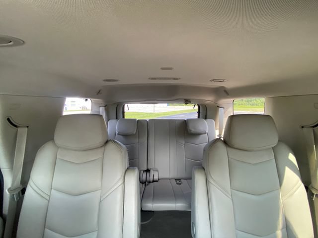 Used 2017 Cadillac Escalade Luxury AWD/4WD image 35